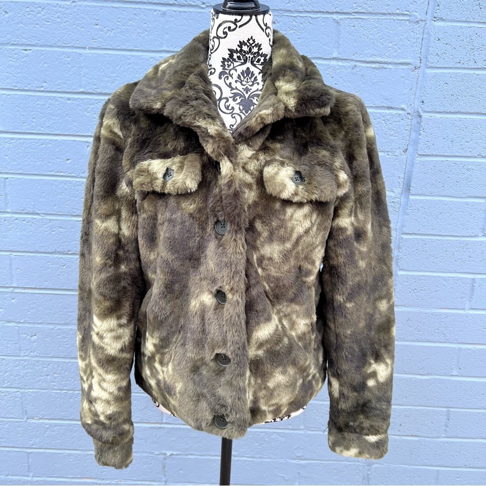 Guess pattern Faux Fur Jacket NWOT